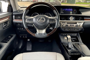 2017 Lexus ES