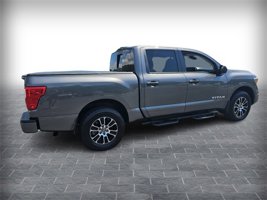 2022 Nissan Titan