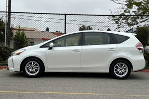 2017 Toyota Prius v