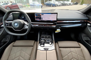 2025 BMW i5