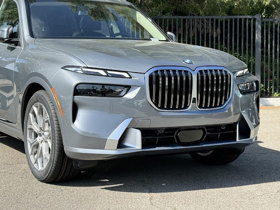 2025 BMW X7