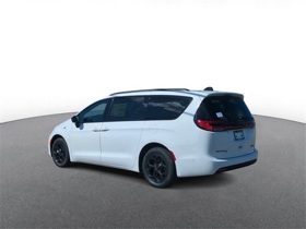 2024 Chrysler Pacifica Hybrid