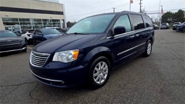 2016 Chrysler Town &amp; Country
