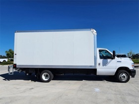 2023 Ford E-450SD