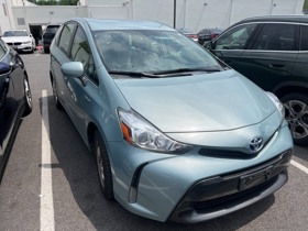2017 Toyota Prius v