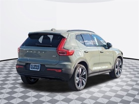 2024 Volvo XC40