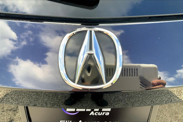 2022 Acura MDX w/Technology Package