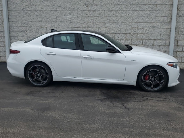 2022 Alfa Romeo Giulia Veloce