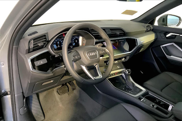 2024 Audi Q3 S line Premium