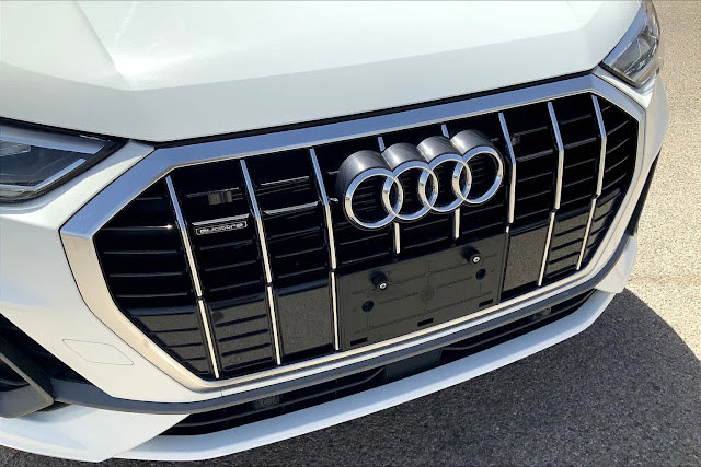 2023 Audi Q3 S line Premium