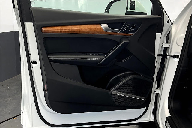 2022 Audi Q5 S line Premium Plus