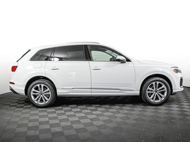 2025 Audi Q7 45 Premium Plus