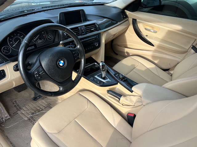 2015 BMW 320i 4dr Sdn 320i RWD