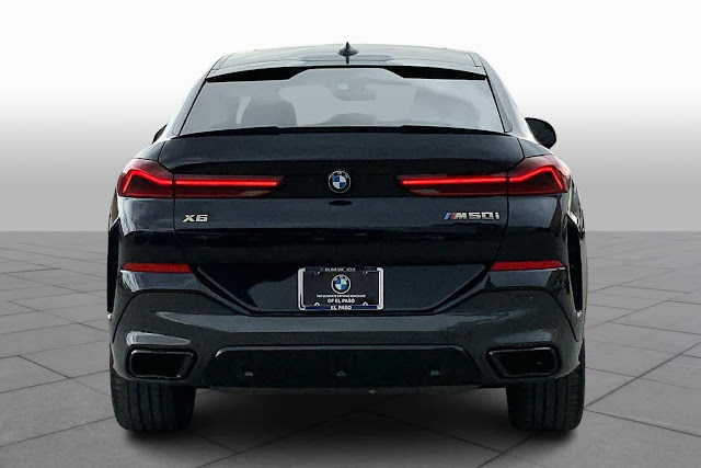 2022 BMW X6 M50i