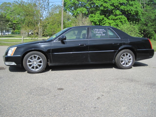 2010 Cadillac DTS Pro DTS/Livery Package