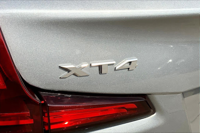 2023 Cadillac XT4 AWD Luxury