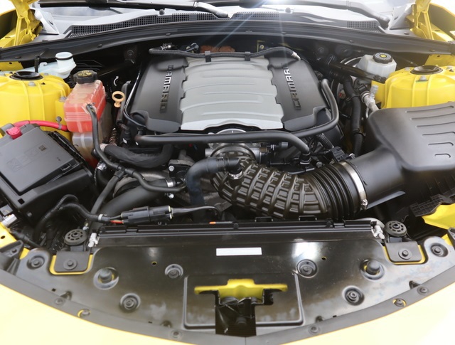 2017 Chevrolet Camaro SS AUTO V8 YELLOW FLASH