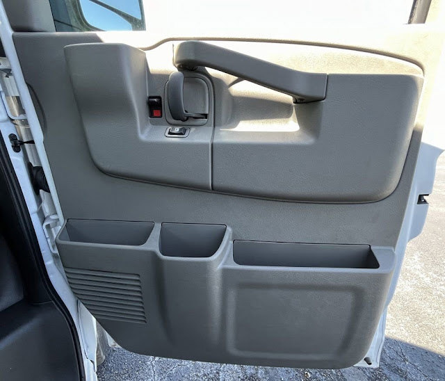 2023 Chevrolet Express Commercial Cutaway 14&#039; SRW Rockport Box Roll Up Rear Door