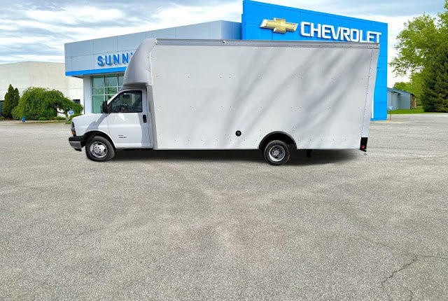 2023 Chevrolet Express Commercial Cutaway 4500 18&#039; Fed Ex Rockport