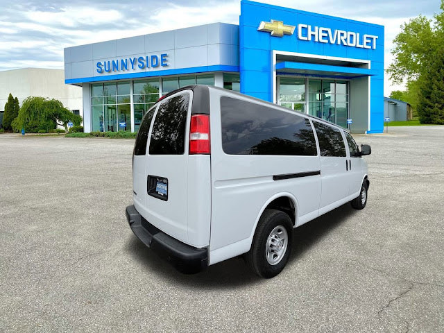 2022 Chevrolet Express Passenger LS