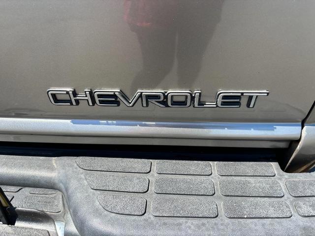 2001 Chevrolet S 10 LS