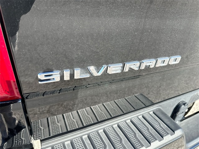 2023 Chevrolet Silverado 1500 4WD Custom Crew Cab