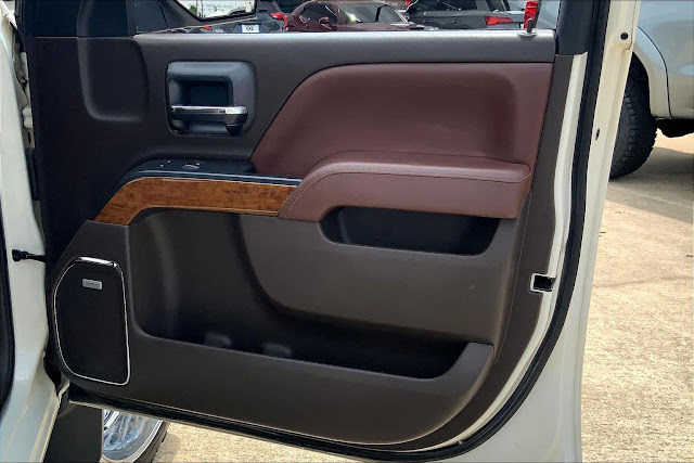 2014 Chevrolet Silverado 1500 High Country 4WD Crew Cab 143.5&amp;quot;