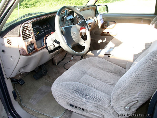 1997 Chevrolet Tahoe 1500 2dr 4WD