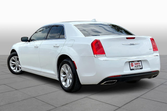 2023 Chrysler 300 Touring