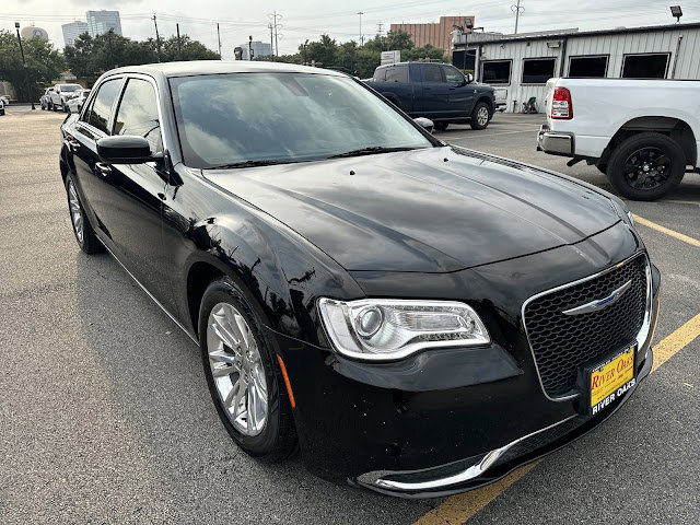 2019 Chrysler 300 Touring L