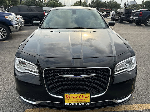 2019 Chrysler 300 Touring L