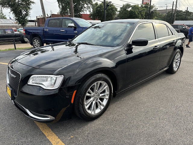 2019 Chrysler 300 Touring L