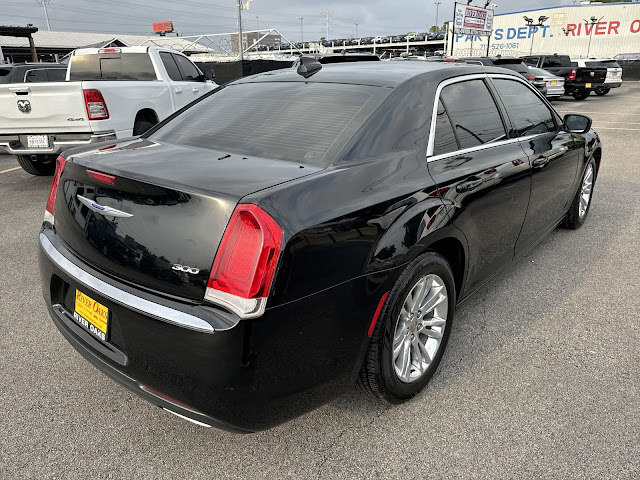 2019 Chrysler 300 Touring L