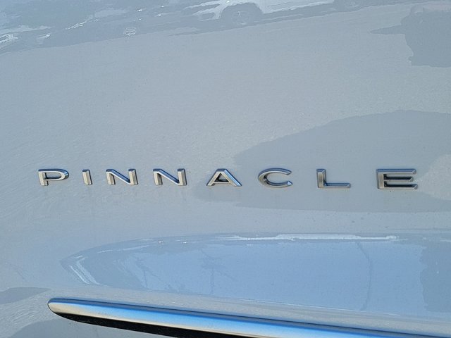 2024 Chrysler Pacifica Hybrid Pinnacle