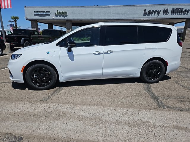 2024 Chrysler Pacifica Hybrid Premium S Appearance Pkg