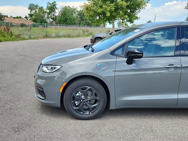 2023 Chrysler Pacifica Hybrid Limited