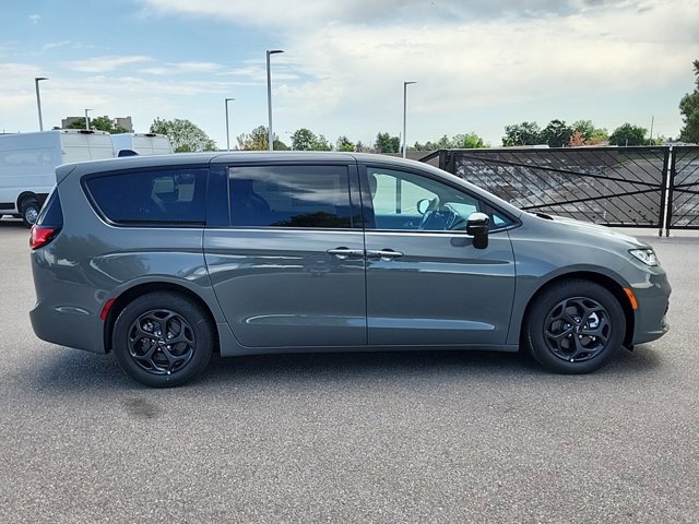 2023 Chrysler Pacifica Hybrid Limited