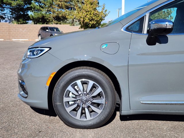 2023 Chrysler Pacifica Hybrid Limited