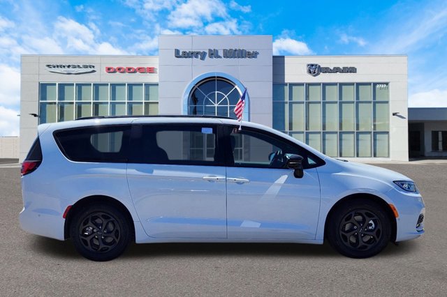 2024 Chrysler Pacifica Hybrid Premium S Appearance Pkg