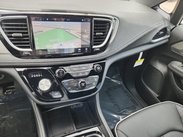 2024 Chrysler Pacifica Hybrid Premium S Appearance Pkg