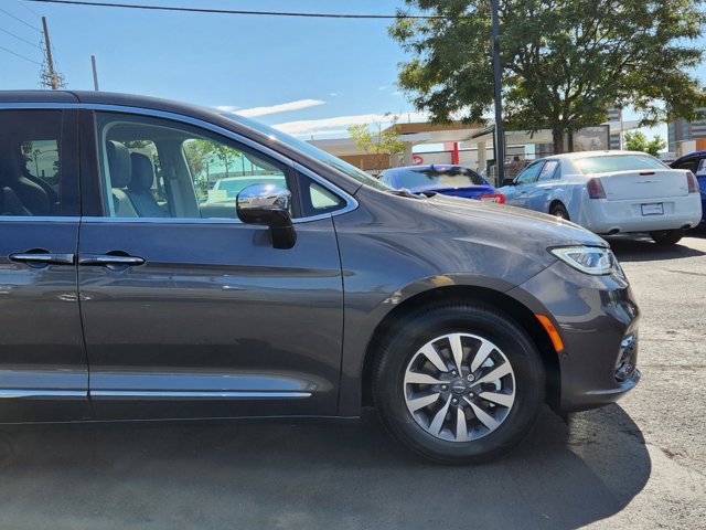 2023 Chrysler Pacifica Hybrid Limited