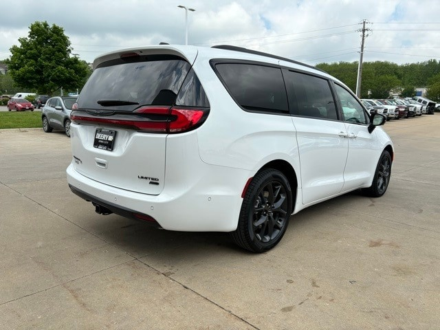 2024 Chrysler Pacifica LIMITED AWD