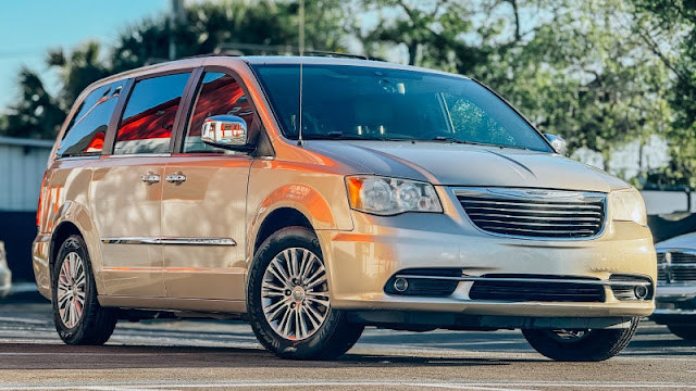2013 Chrysler Town &amp;amp; Country 4dr Wgn Touring-L
