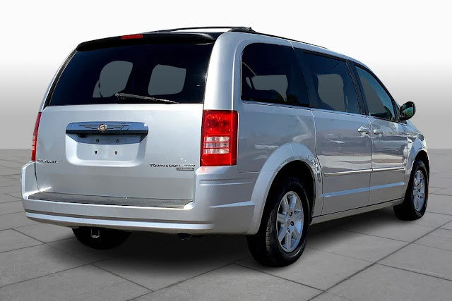 2010 Chrysler Town &amp;amp; Country Touring