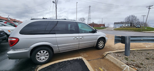 2005 Chrysler Town &amp;amp; Country 4dr LWB Touring FWD