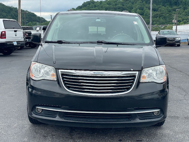 2016 Chrysler Town &amp;amp; Country Touring