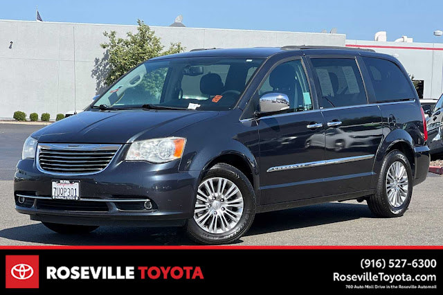 2013 Chrysler Town &amp;amp; Country Touring-L