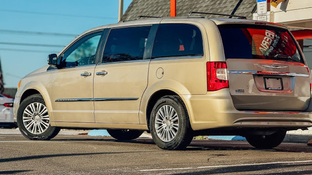 2013 Chrysler Town &amp;amp; Country 4dr Wgn Touring-L