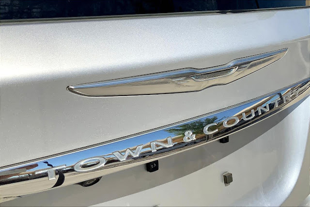 2012 Chrysler Town &amp;amp; Country Touring-L