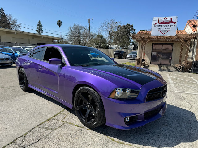 2013 Dodge Charger SRT8 Super Bee 4dr Sdn SRT8 Super Bee RWD